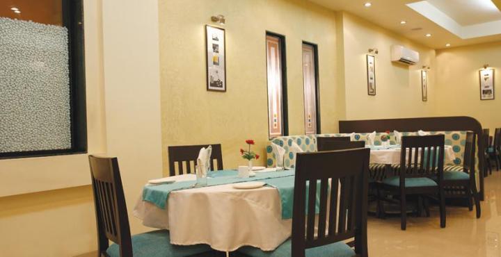 Le Royale Dadra Exterior photo