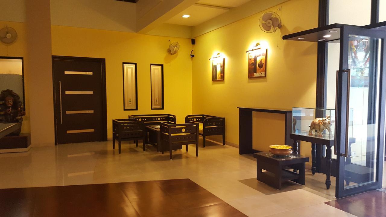 Le Royale Dadra Exterior photo