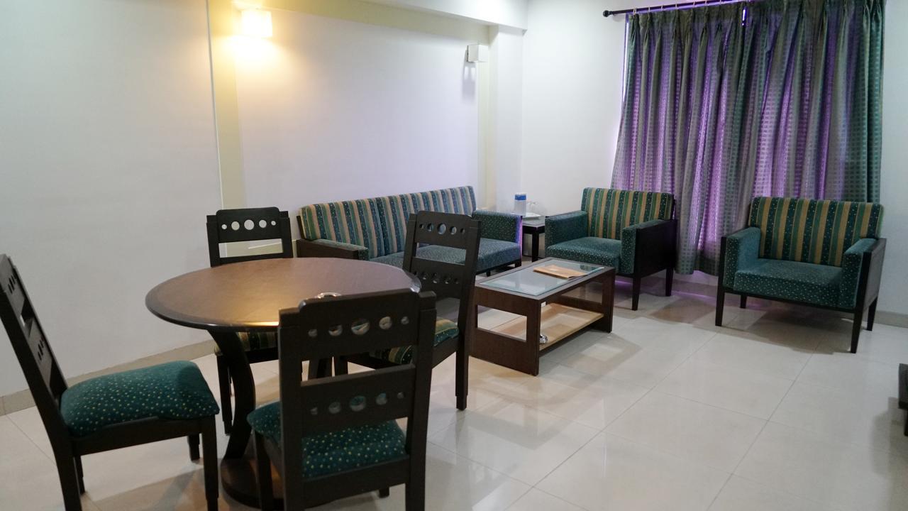 Le Royale Dadra Exterior photo